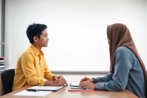 Belajar Mandiri vs Kelas Reguler: Mana Lebih Baik untuk Mahasiswa?